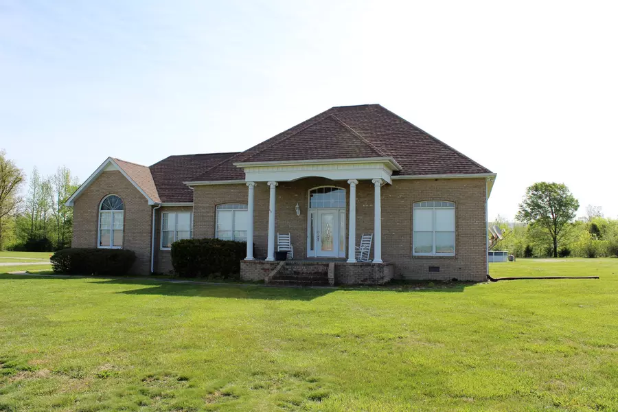 509 Garner Ln, Decherd, TN 37324