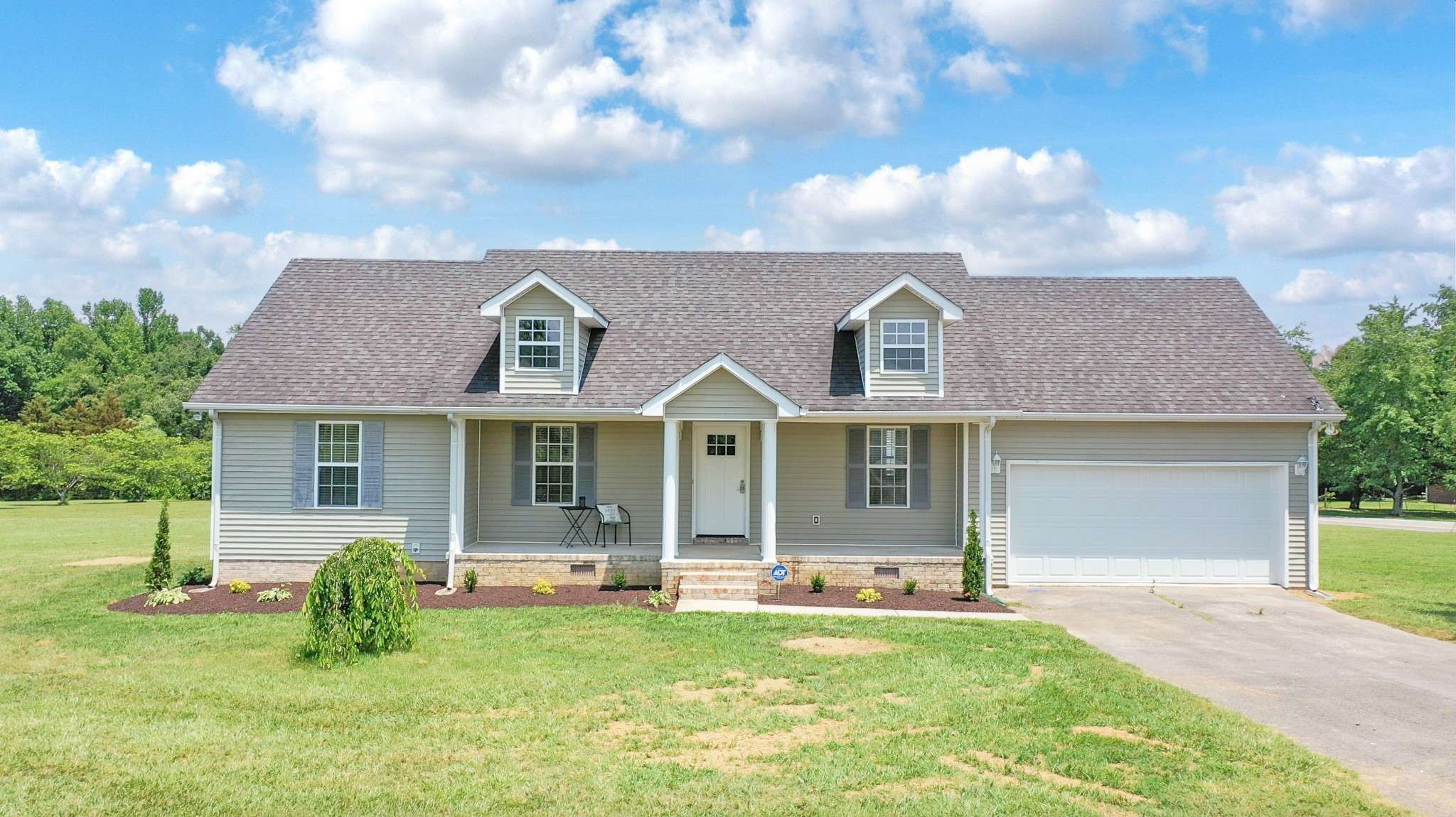 493 Green Grass Way,  Manchester,  TN 37355