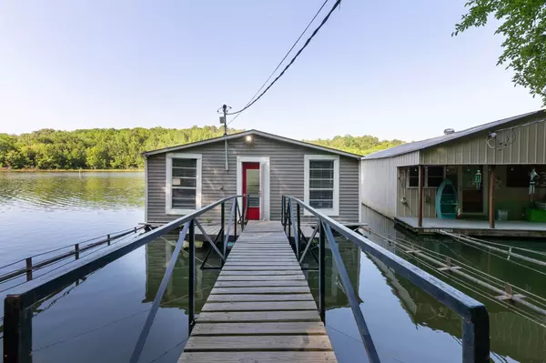 Parsons, TN 38363,64 Barnett Cove