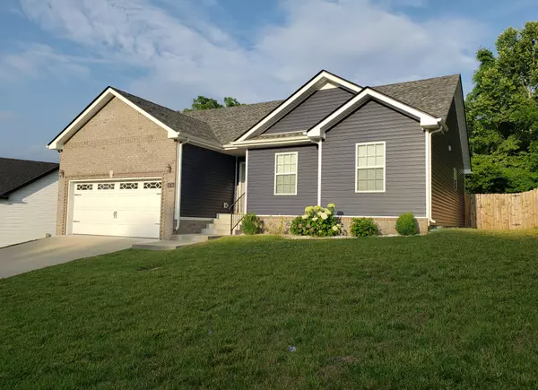 1136 Racker Dr, Clarksville, TN 37043