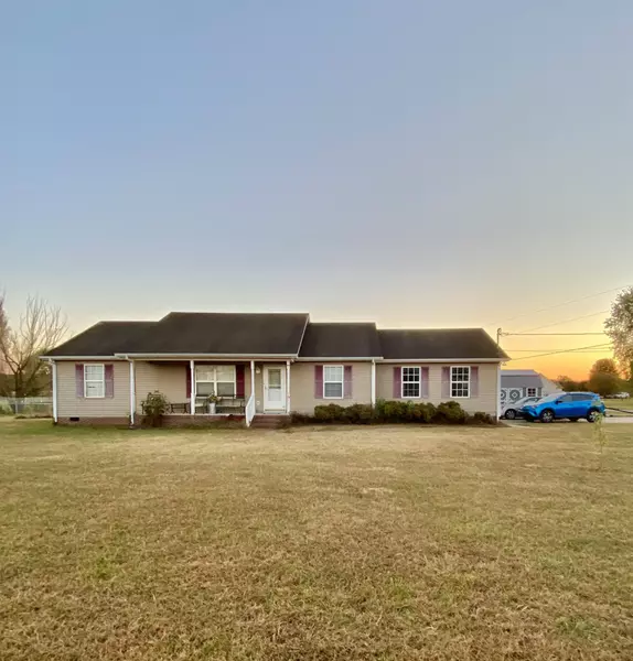 2011 Daughrity Rd, Chapel Hill, TN 37034