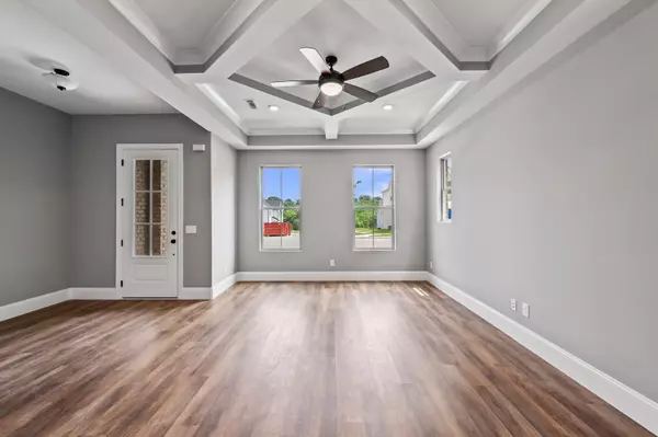 Kingston Springs, TN 37082,201 Madelaine Way