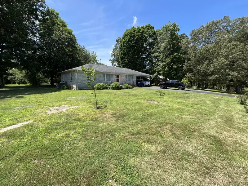 948 W Main St, Hohenwald, TN 38462