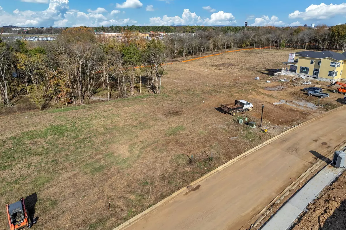 Murfreesboro, TN 37128,2038 Queenie Johns Dr