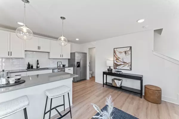 Nashville, TN 37207,102 Duke St #29