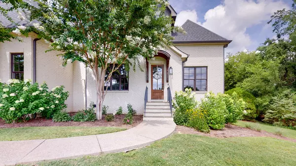 Nashville, TN 37215,2108 Timberwood Pl