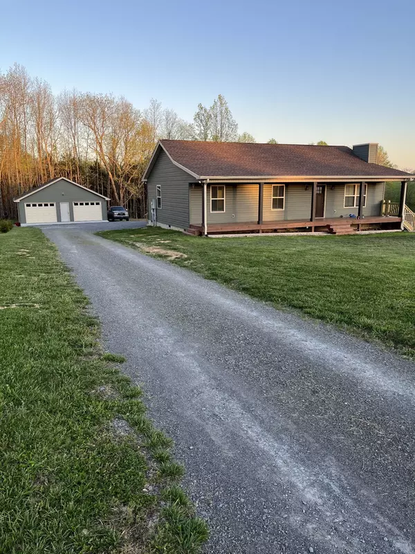 Lafayette, TN 37083,362 Hickory Ln