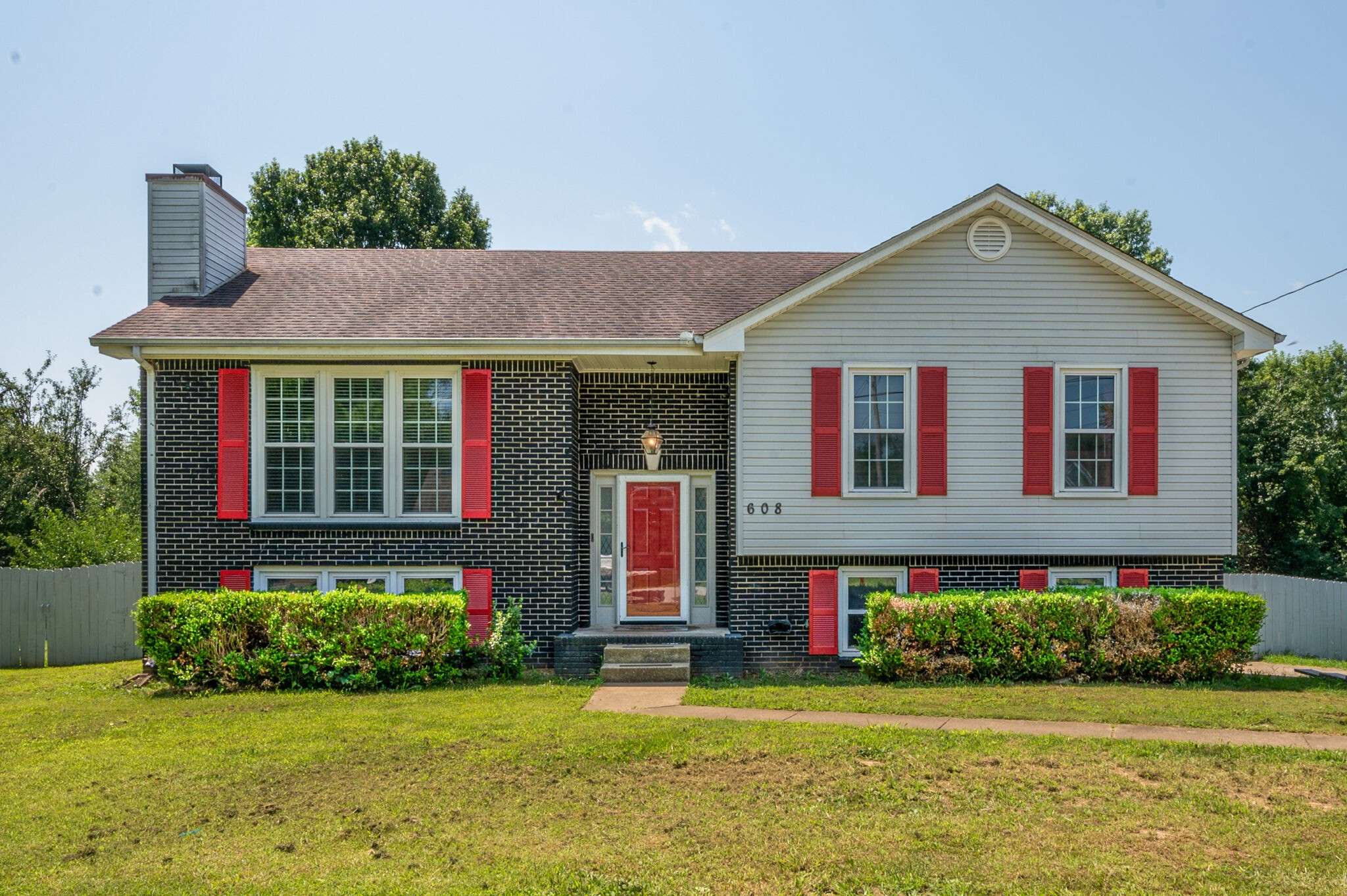 608 Gardendale Ln, Clarksville, TN 37040