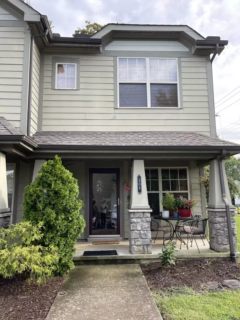 Murfreesboro, TN 37130,105 4th Ave #308