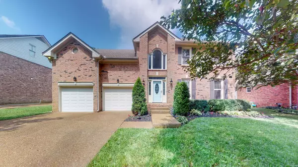 7821 Harpeth View Dr, Nashville, TN 37221