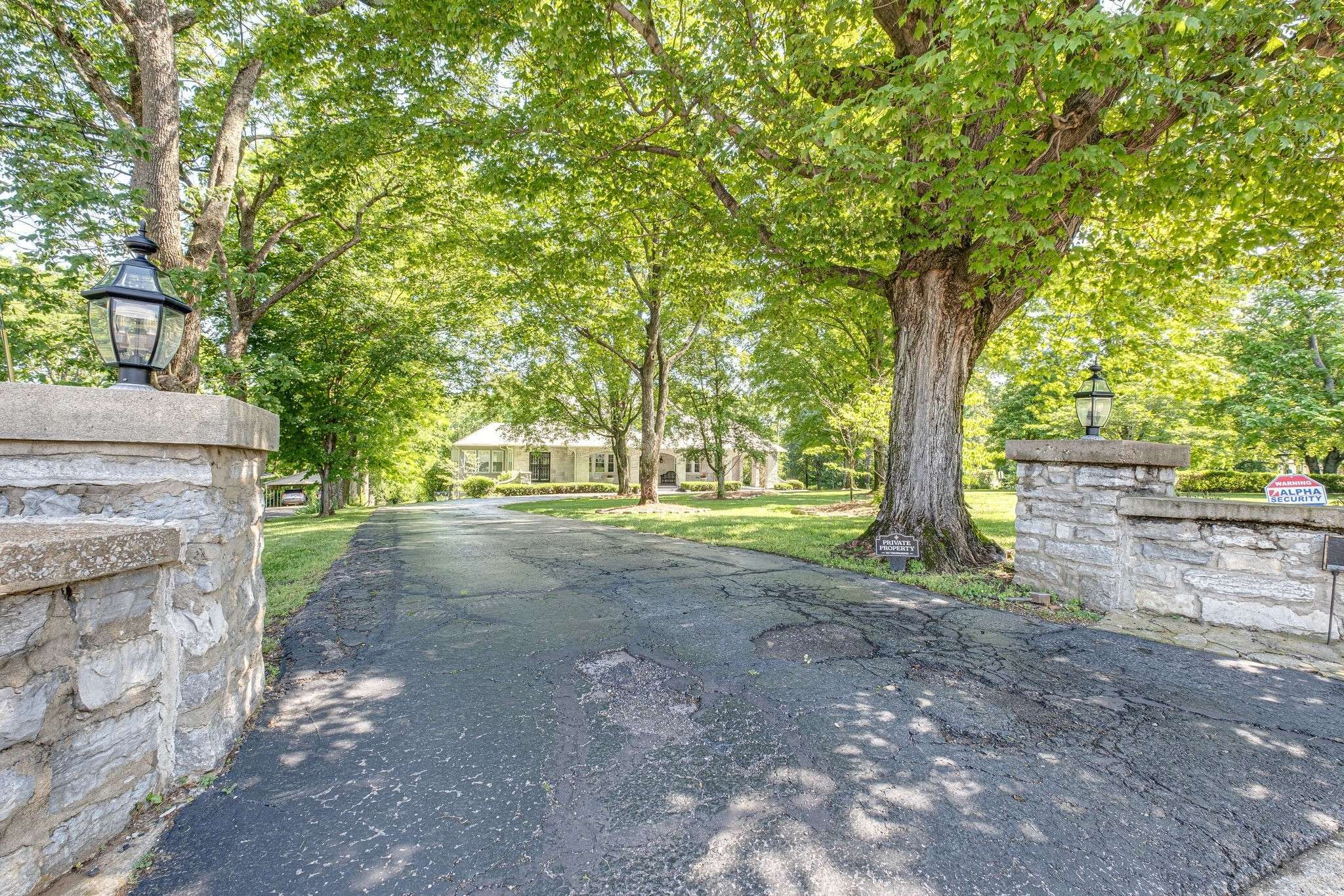 Madison, TN 37115,308 W Due West Ave