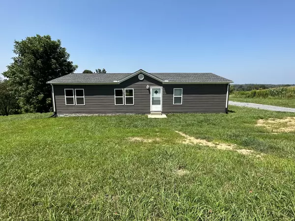 2597 Oak Knob Rd, Lafayette, TN 37083