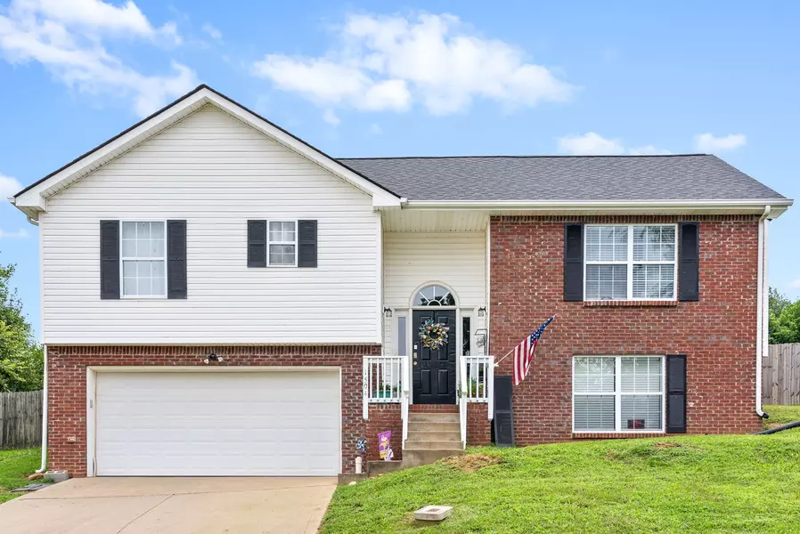 1504 Cedar Springs Cir, Clarksville, TN 37042