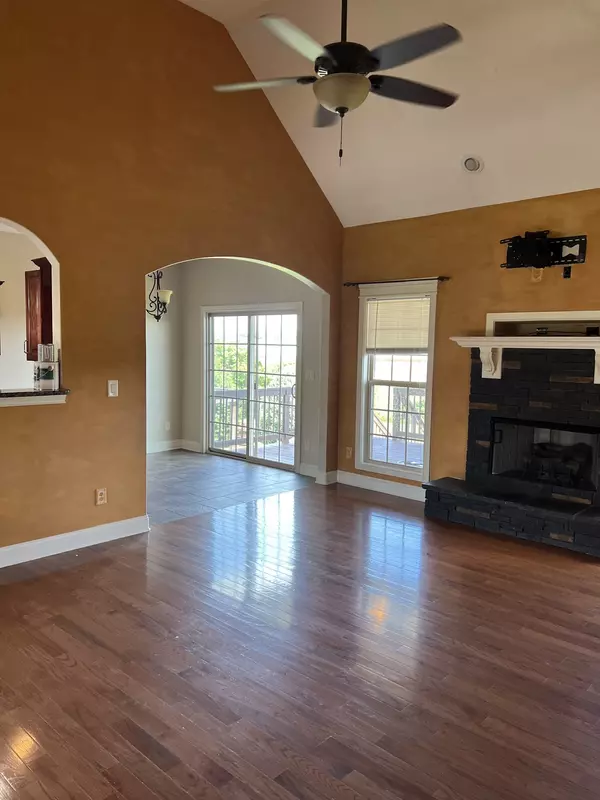 Clarksville, TN 37042,1093 Henry Place Blvd