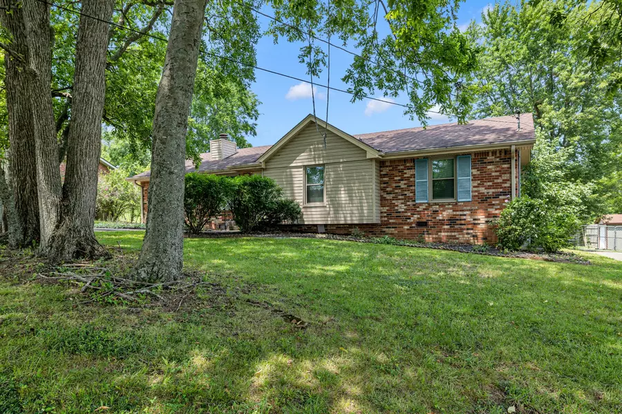 136 Hillside Dr, Hendersonville, TN 37075