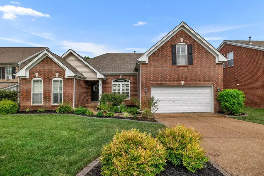 203 Cobblestone Lndg, Mount Juliet, TN 37122