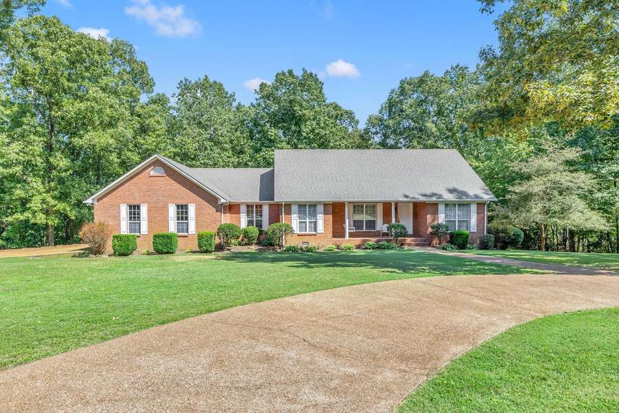 229 Woodmere Dr #NW, Hohenwald, TN 38462