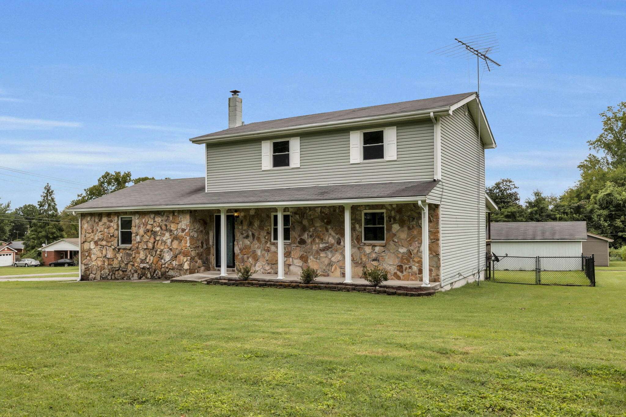Spring City, TN 37381,437 Ketchersid Avenue