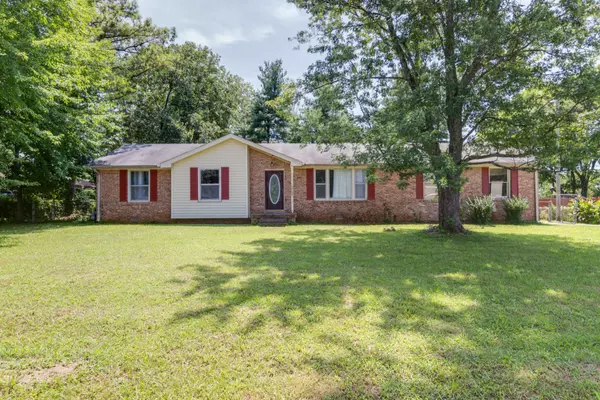 615 General Barksdale Dr,  Smyrna,  TN 37167
