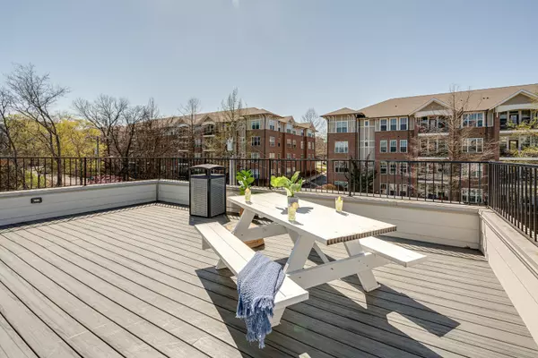 Nashville, TN 37204,805B Bradford Ave #101