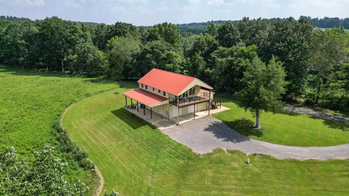 Westmoreland, TN 37186,854 Calvert Ridge Rd