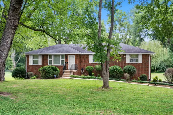 285 Ivywood Dr, Nashville, TN 37210