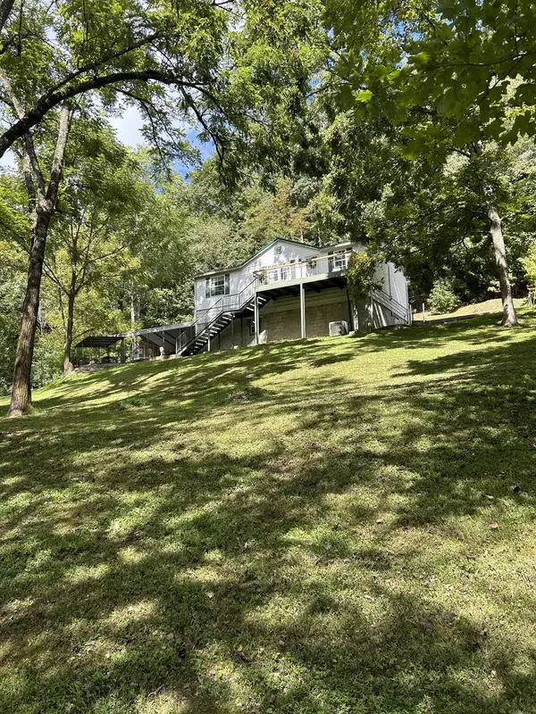 1100 Happy Valley Rd, Buffalo Valley, TN 38548