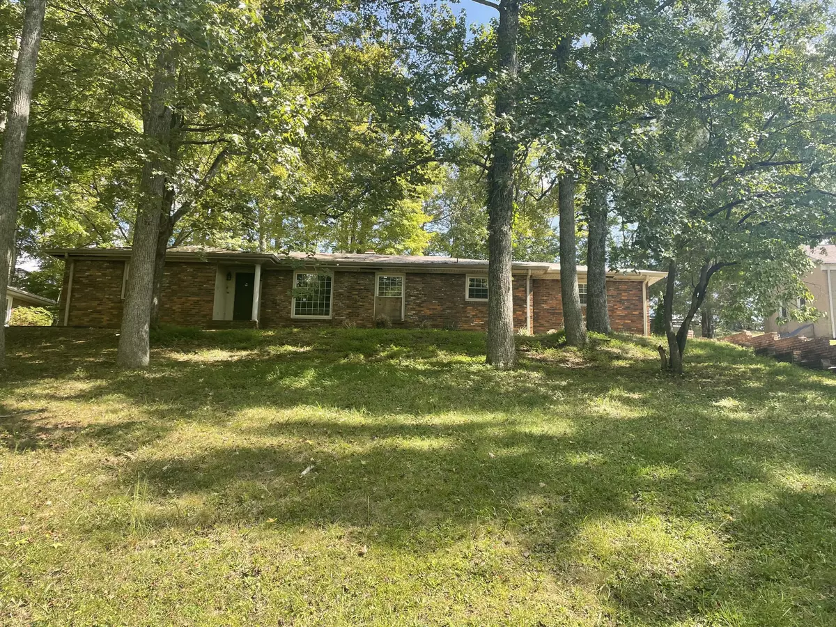 Clarksville, TN 37040,1221 Beverly Hills Dr