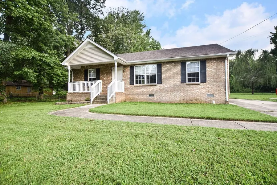 612 Chestnut Ridge Dr, Clarksville, TN 37042