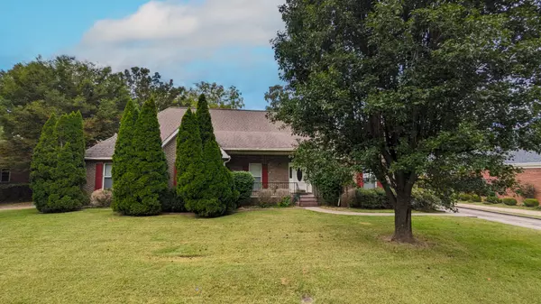 2210 Roanoke Rd, Clarksville, TN 37043