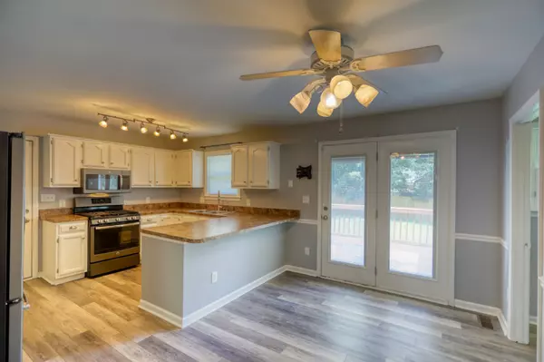White House, TN 37188,107 Lone Oak Dr