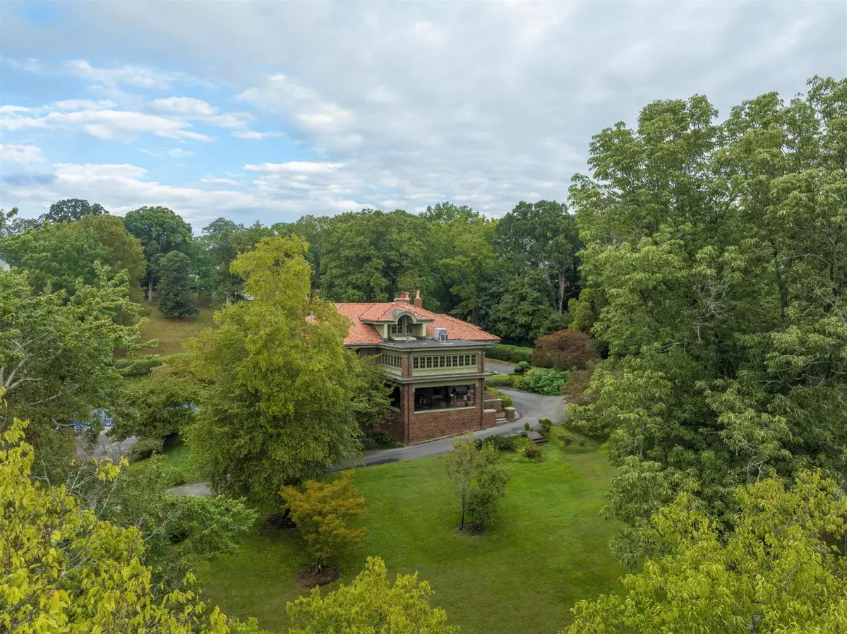 Chattanooga, TN 37405,1661 Hillcrest Road