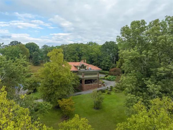 1661 Hillcrest Road, Chattanooga, TN 37405