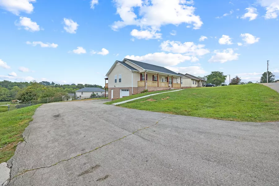 1810 Bouton Dr, Cookeville, TN 38501