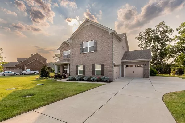 1505 Lila Dr, Murfreesboro, TN 37128