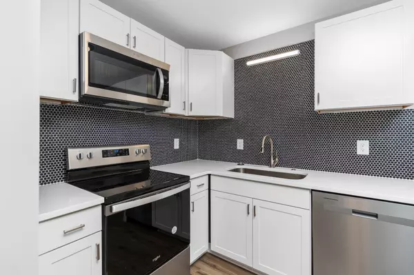 Clarksville, TN 37043,284 Raleigh Dr #C