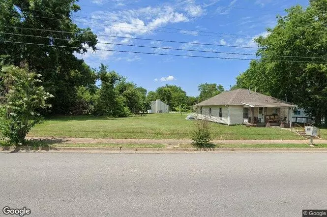 2107 Canton St, Hopkinsville, KY 42240