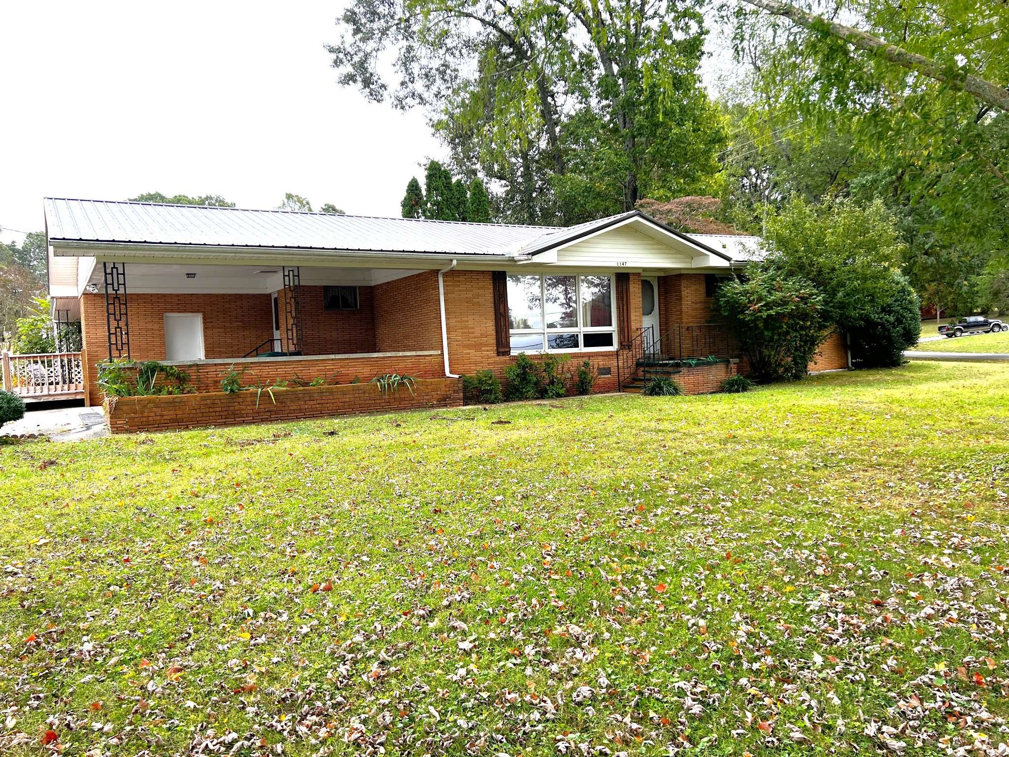 1147 Holders Cove Rd, Winchester, TN 37398