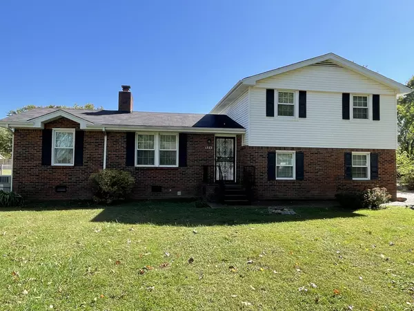 1233 Woodvale Dr, Gallatin, TN 37066