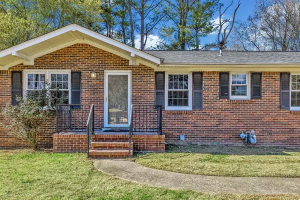 Columbia, TN 38401,715 Cheairs Cir