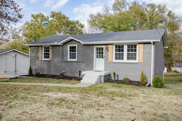 123 Hillsdale Drive, Hendersonville, TN 37075