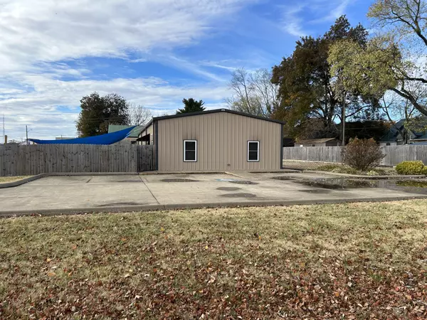 Lawrenceburg, TN 38464,220 Hughes St