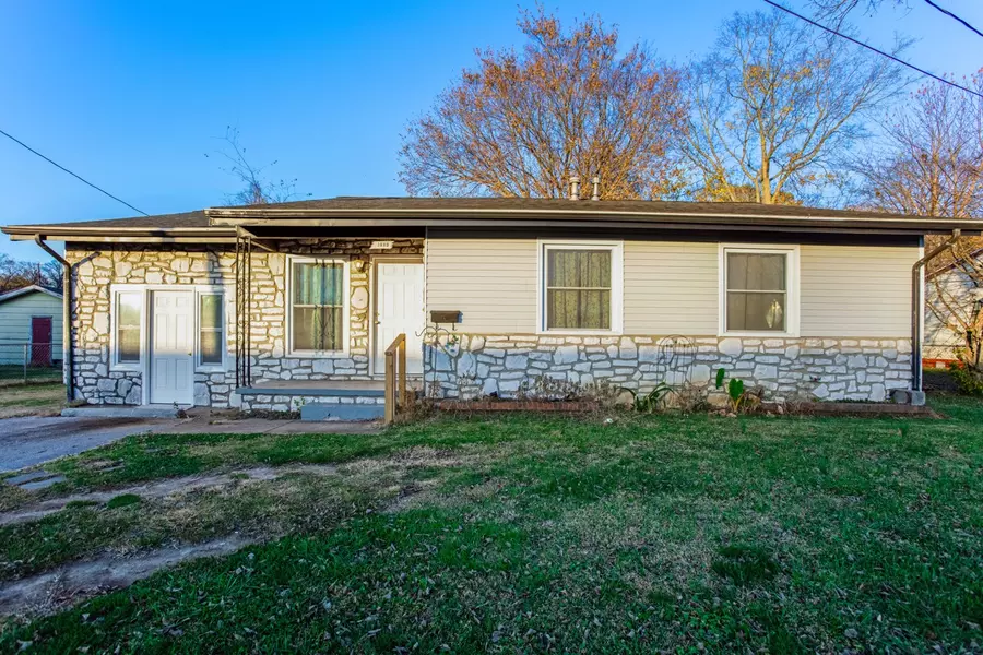 1004 E 13th St #E, Hopkinsville, KY 42240