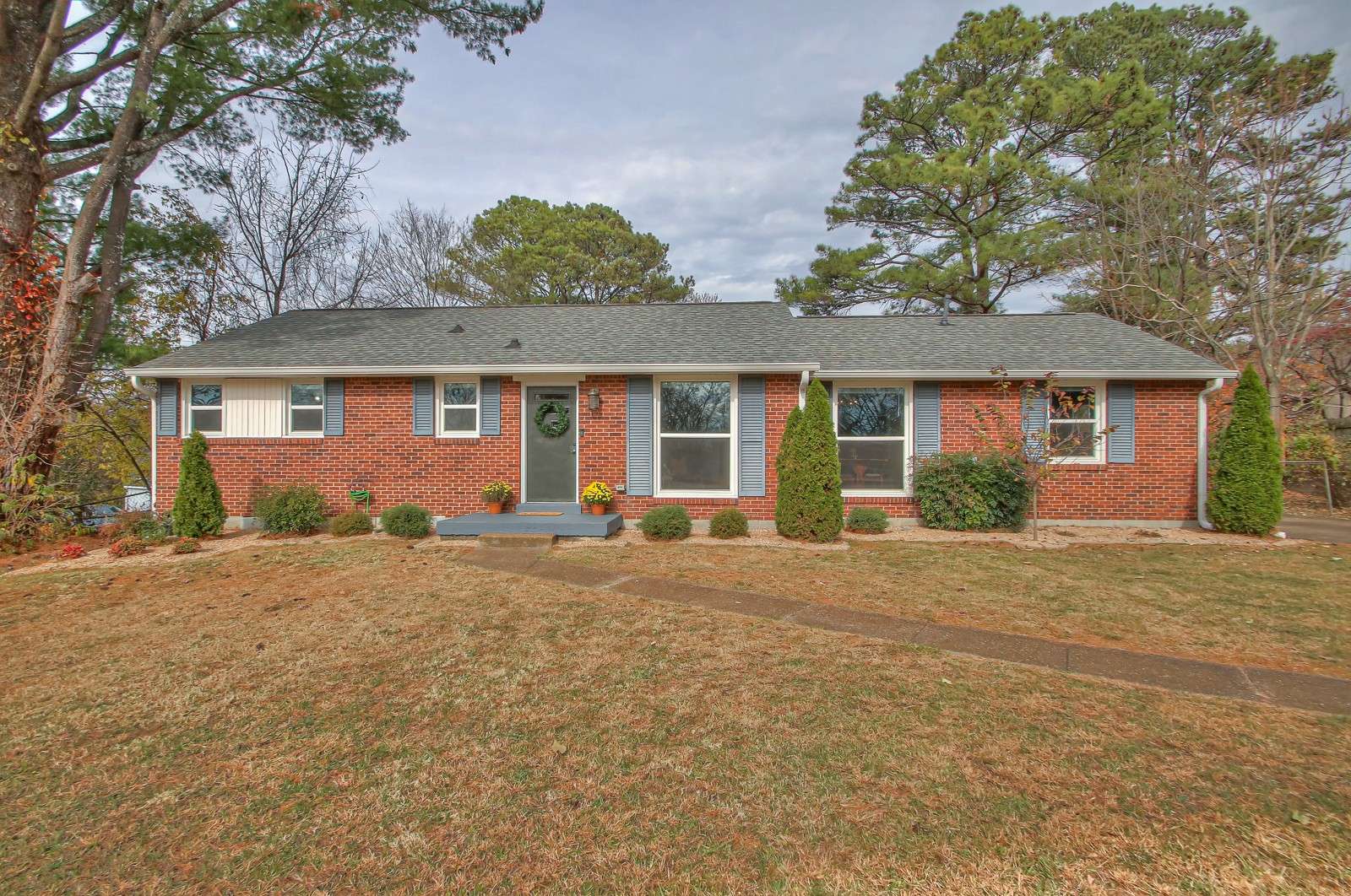 516 Southcrest Dr, Nashville, TN 37211