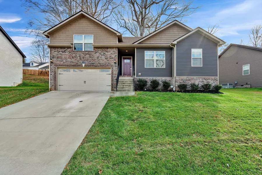 1112 Racker Dr, Clarksville, TN 37043