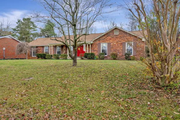 Nashville, TN 37221,723 Harpeth Pkwy #W