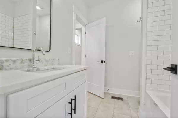 Nashville, TN 37218,2108B Courtney Ave