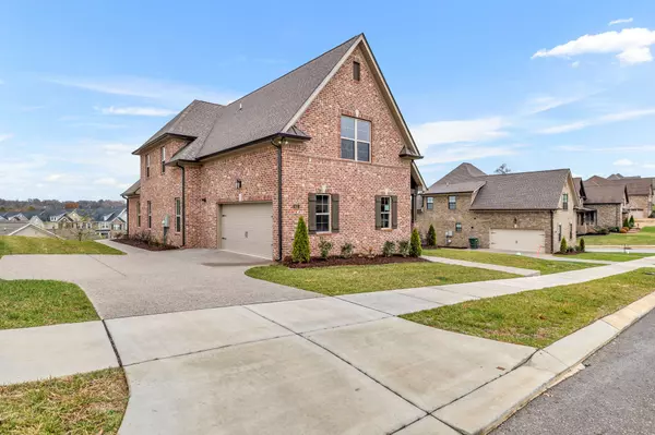 Mount Juliet, TN 37122,411 Whitley Way #221