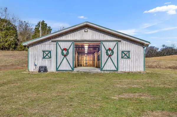 3200 Charlie Thomas Road,  Cornersville,  TN 37047