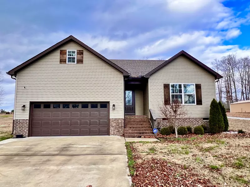 92 Teakwood Ln, Tullahoma, TN 37388